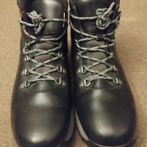 UGG Men's Black Leather Hiking Boots